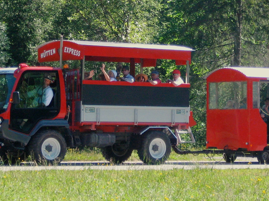 Transport zur Pletzach- und Gernalm mit dem Hüttenexpress von Sport Wöll