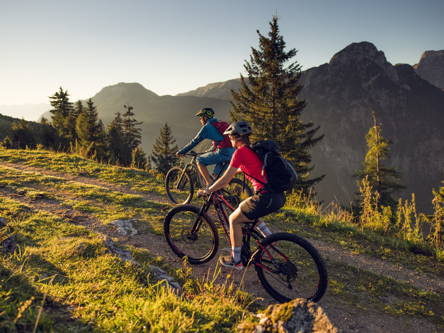 Radfahren, E-Bike fahren oder Mountainbiken in der Region Achensee mit Leihrädern von Sport Wöll